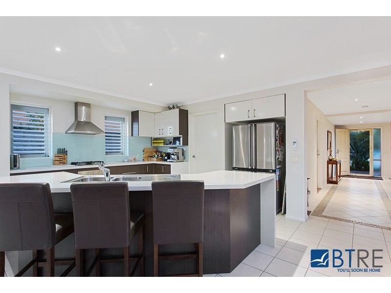 30 Warranqite Crescent, Hastings VIC 3915