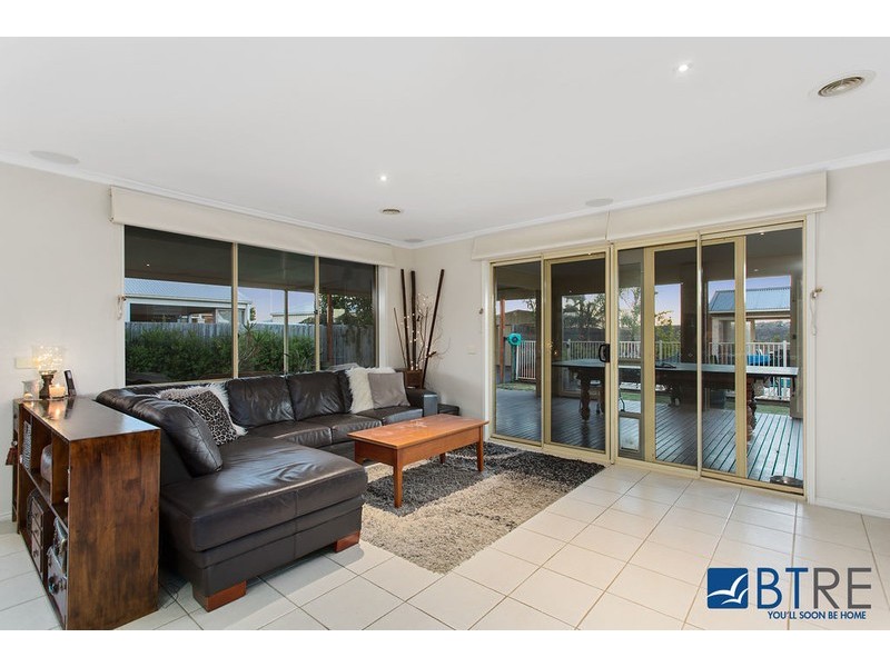 30 Warranqite Crescent, Hastings VIC 3915