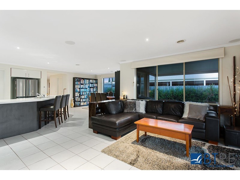 30 Warranqite Crescent, Hastings VIC 3915