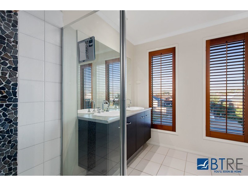 30 Warranqite Crescent, Hastings VIC 3915