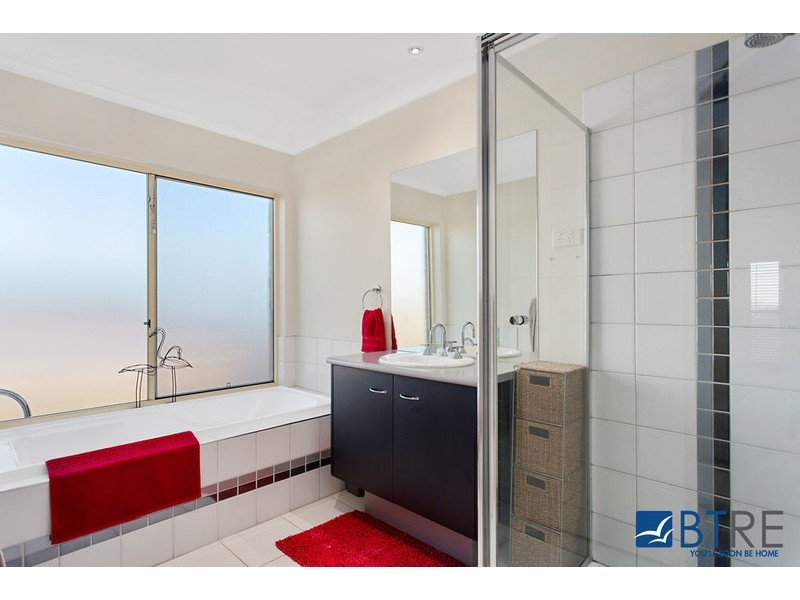 30 Warranqite Crescent, Hastings VIC 3915