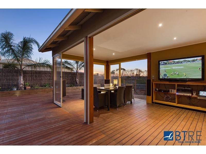 30 Warranqite Crescent, Hastings VIC 3915