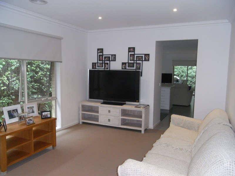 2/11 Olivia Way, Hastings VIC 3915