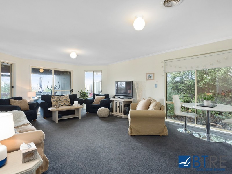 44 Warranqite Crescent, Hastings VIC 3915