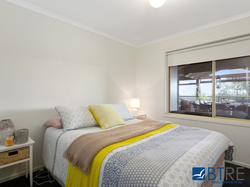 44 Warranqite Crescent, Hastings VIC 3915