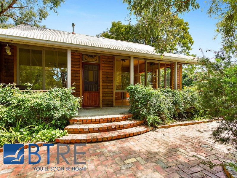 12 Hamilton Street, Crib Point VIC 3919