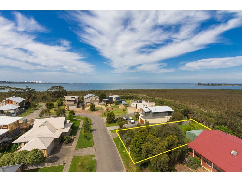 58 Warranqite Crescent, Hastings VIC 3915