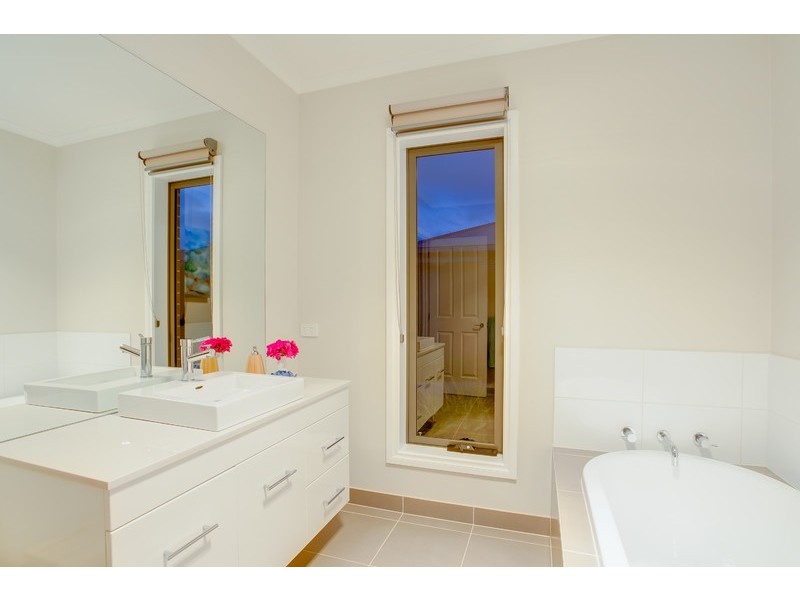 29 Matthew Circuit, Hastings VIC 3915