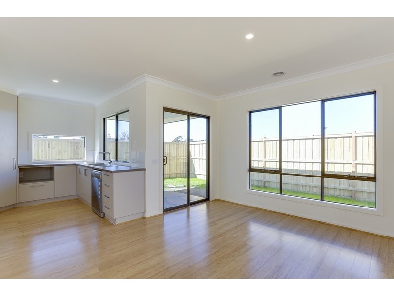 12 Eman Terrace, Hastings VIC 3915