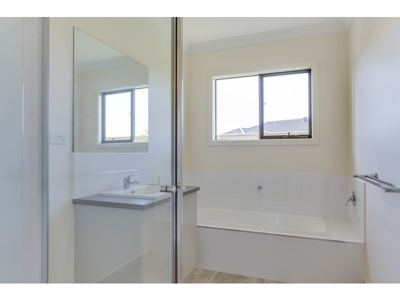 12 Eman Terrace, Hastings VIC 3915