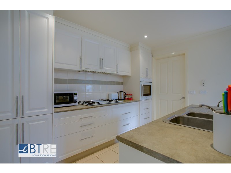1/2A Simon Street, Hastings VIC 3915