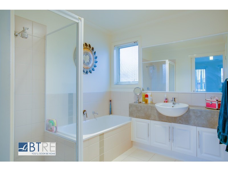 1/2A Simon Street, Hastings VIC 3915