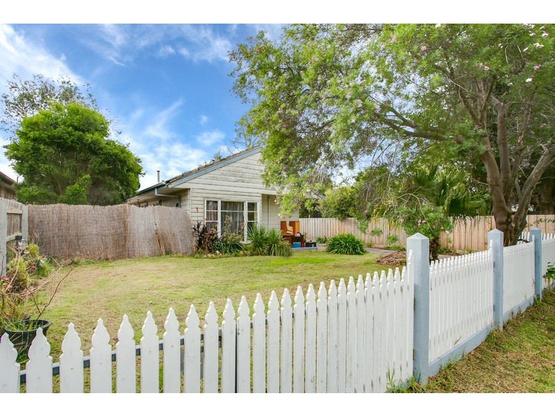 12 Bennett Street, Bittern VIC 3918