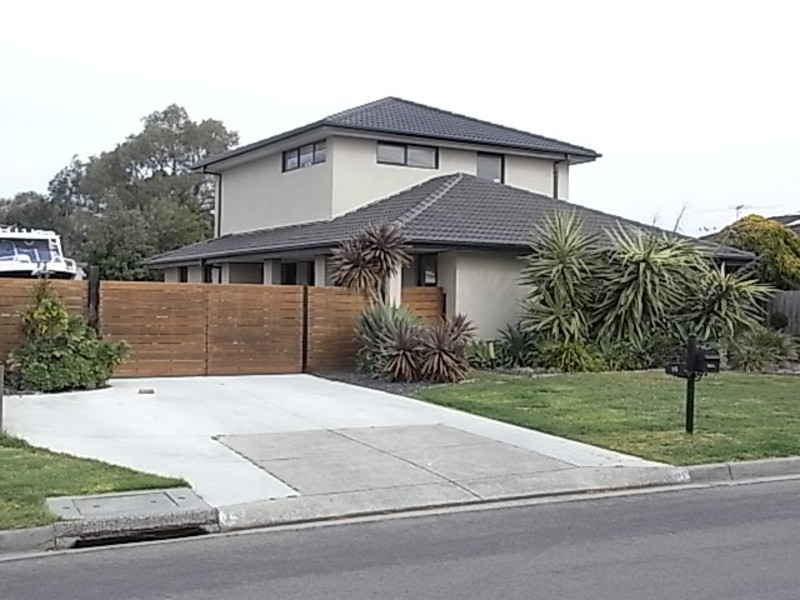 15 Deanswood Drive, Somerville VIC 3912