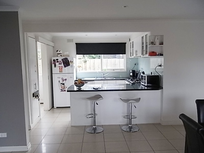 15 Deanswood Drive, Somerville VIC 3912