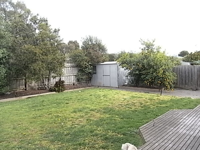 15 Deanswood Drive, Somerville VIC 3912