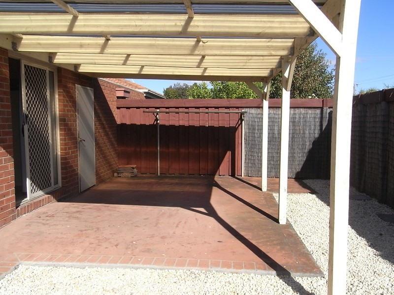 2/1 Phillip Court, Hastings VIC 3915