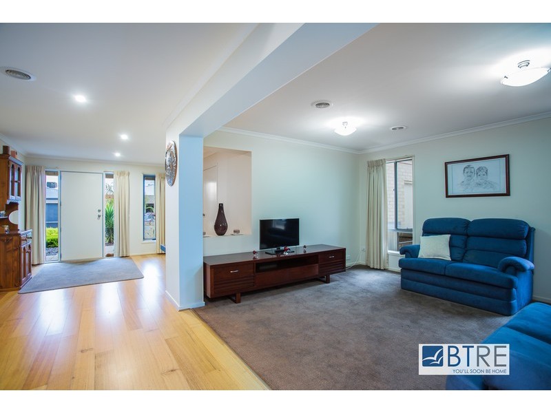 34 Warranqite Crescent, Hastings VIC 3915