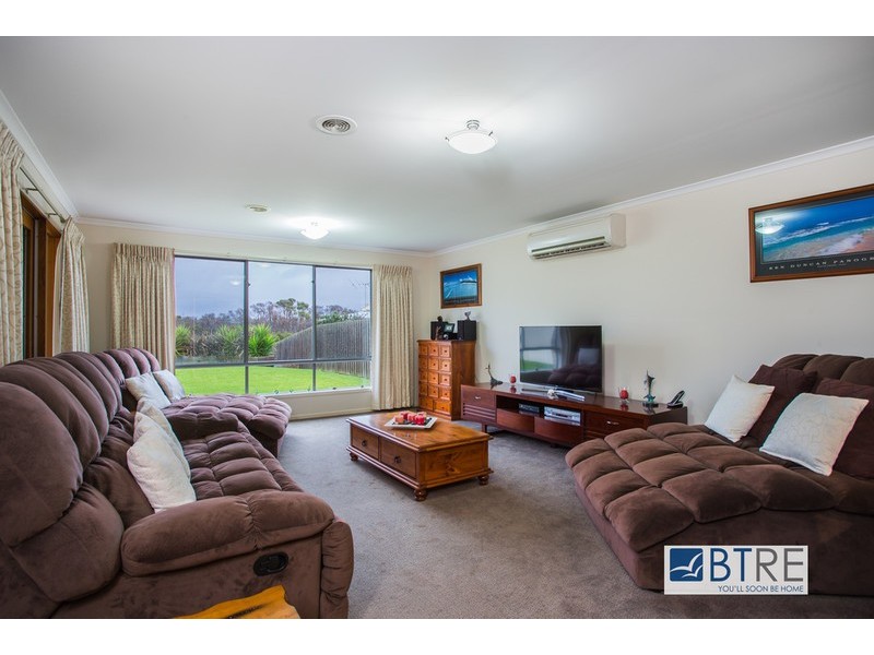 34 Warranqite Crescent, Hastings VIC 3915