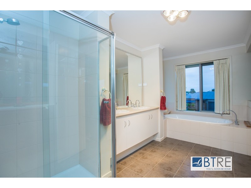 34 Warranqite Crescent, Hastings VIC 3915