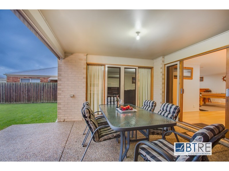 34 Warranqite Crescent, Hastings VIC 3915