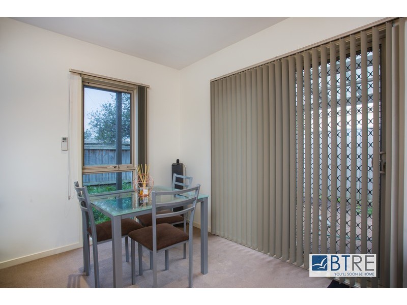 2/17 Queen Street, Hastings VIC 3915