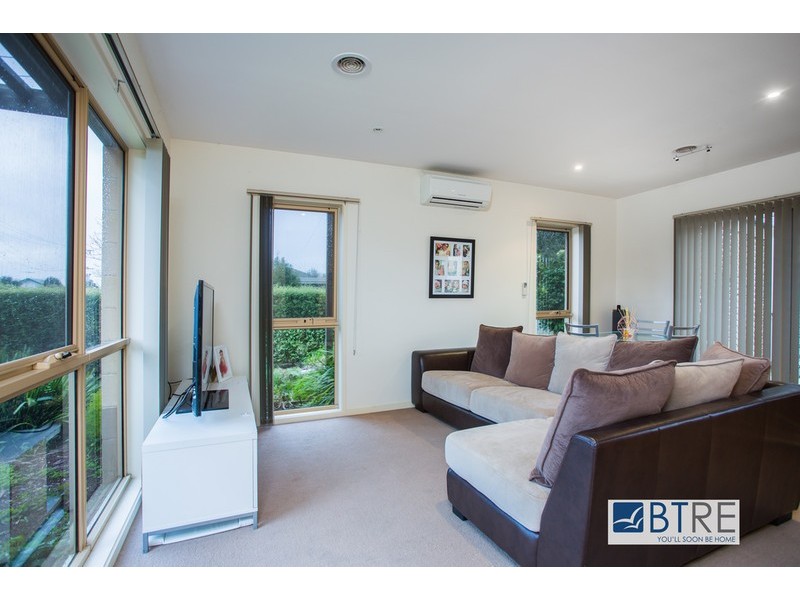 2/17 Queen Street, Hastings VIC 3915