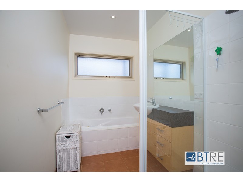 2/17 Queen Street, Hastings VIC 3915