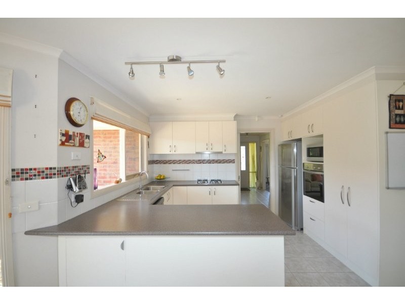 6 Sandstone Court, Hastings VIC 3915