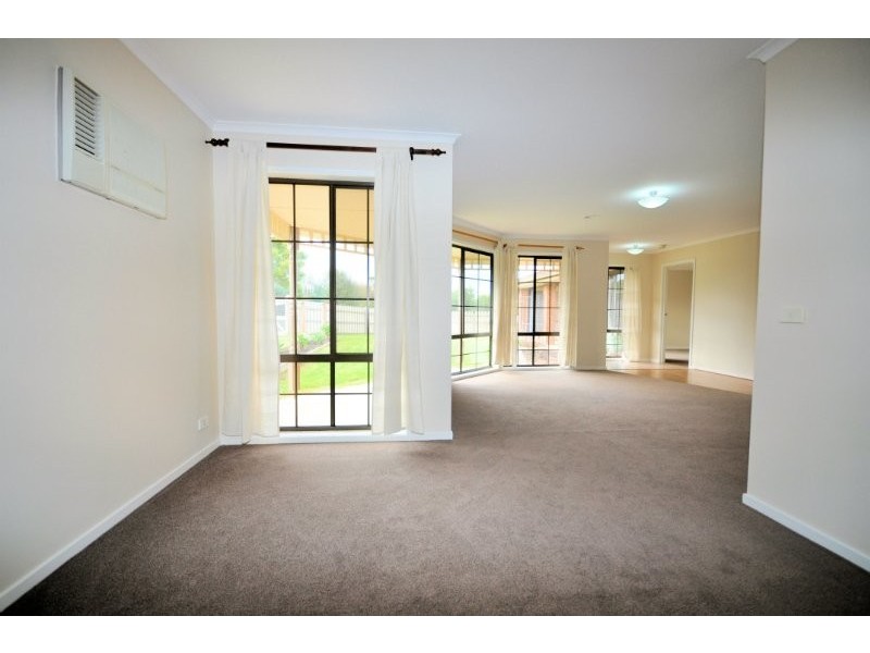 2 Julia Court, Bittern VIC 3918