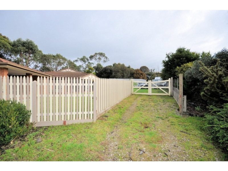 2 Julia Court, Bittern VIC 3918