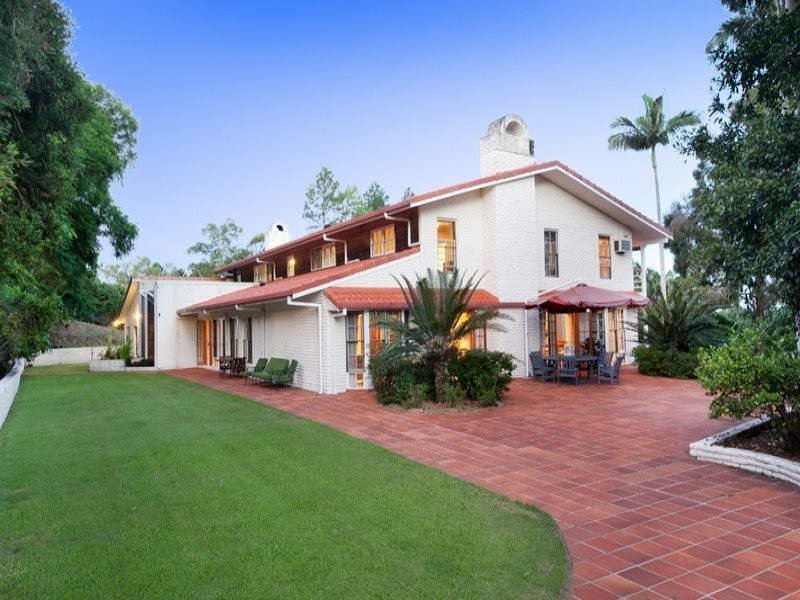 Brookfield QLD 4069