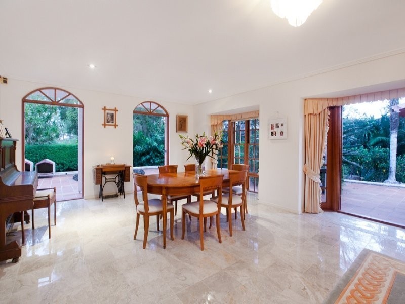 Brookfield QLD 4069