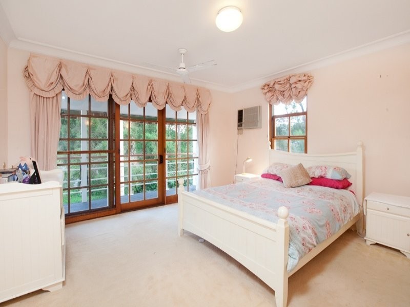Brookfield QLD 4069