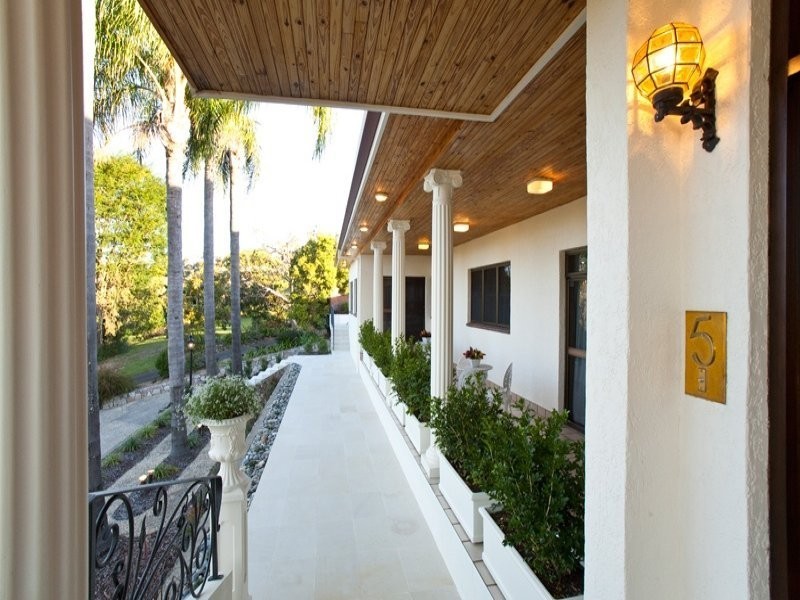 Mount Ommaney QLD 4074