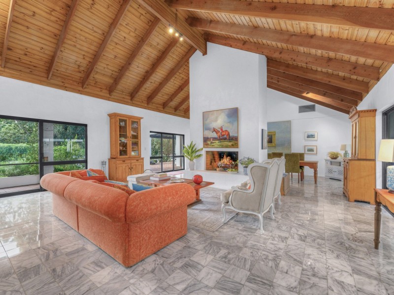 5 Vonne Court, Camp Mountain QLD 4520