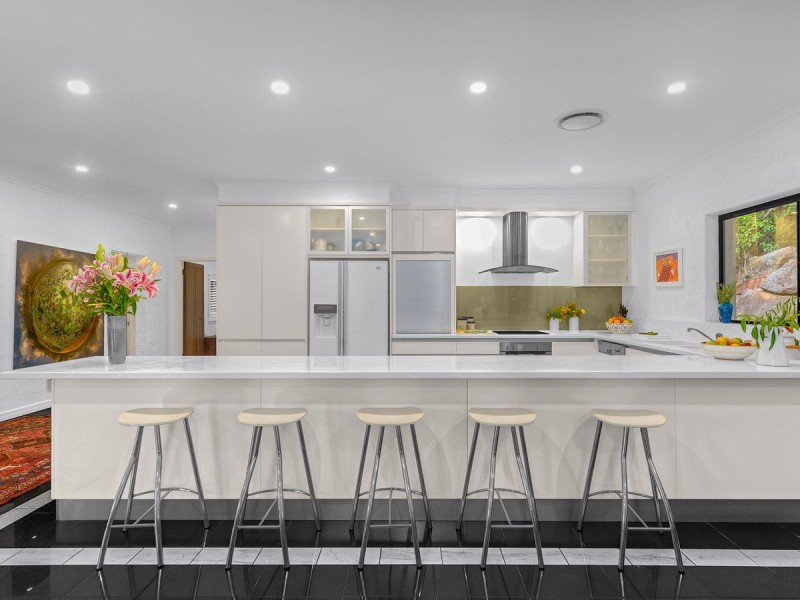 5 Vonne Court, Camp Mountain QLD 4520