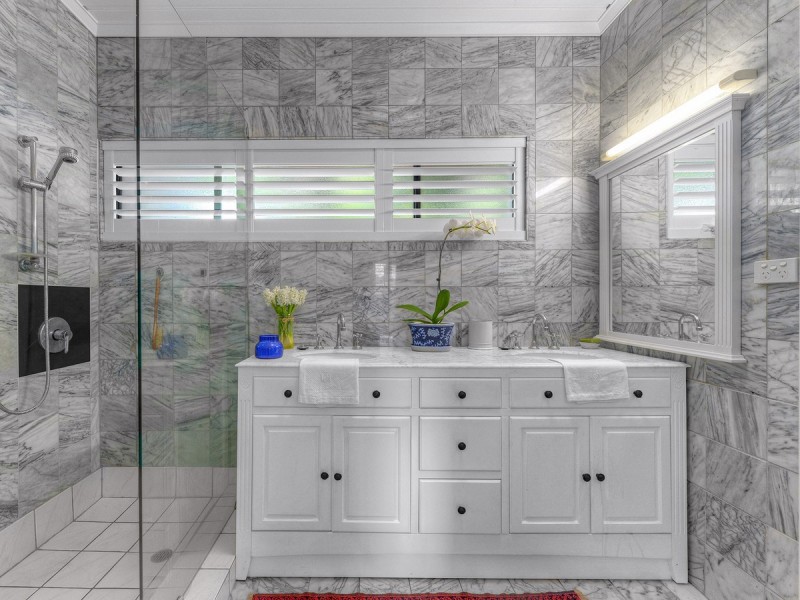 5 Vonne Court, Camp Mountain QLD 4520