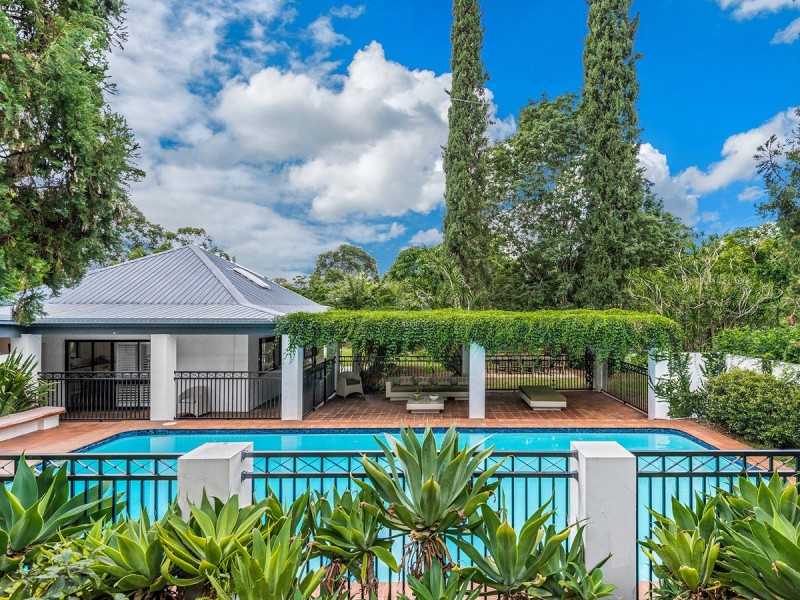 5 Vonne Court, Camp Mountain QLD 4520