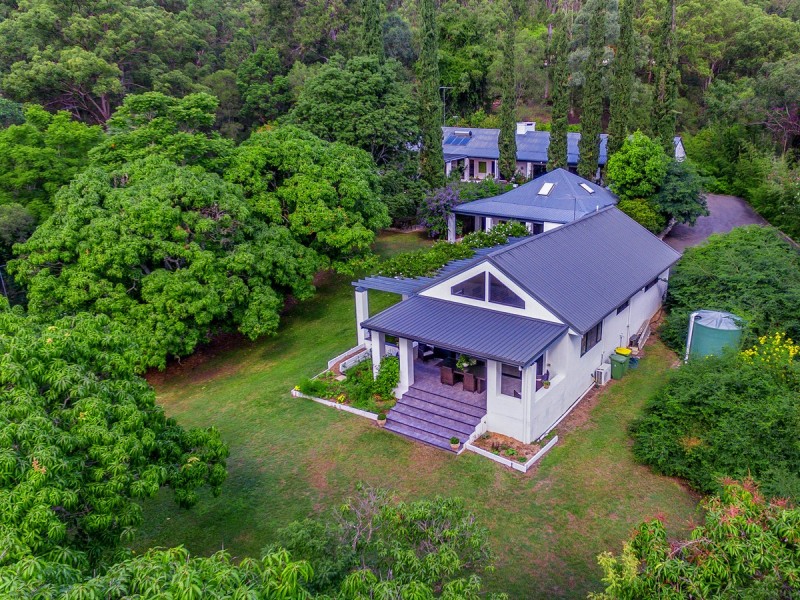 5 Vonne Court, Camp Mountain QLD 4520