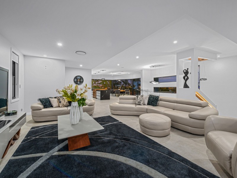 22 Procyon Street, Coorparoo QLD 4151