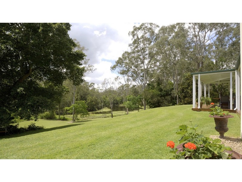 242 Herron Road, Pullenvale QLD 4069