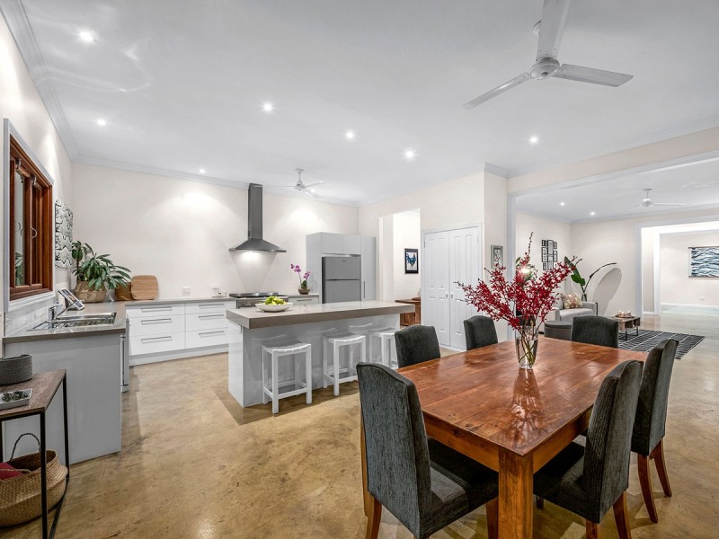 242 Herron Road, Pullenvale QLD 4069