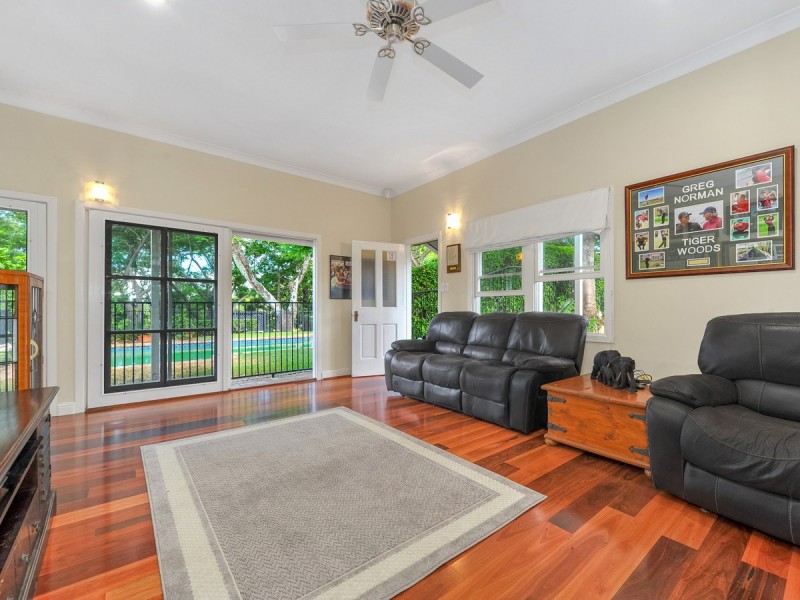 174 Moons Lane, Brookfield QLD 4069