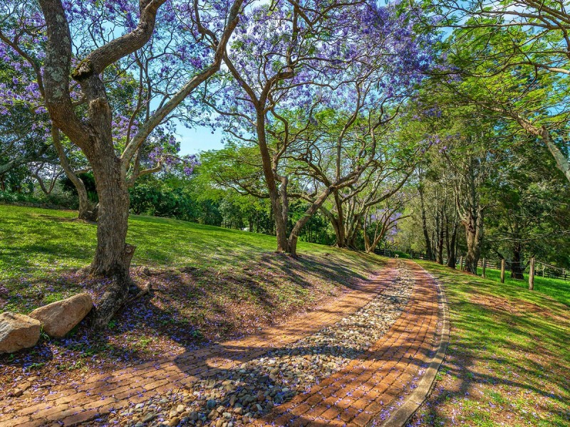 174 Moons Lane, Brookfield QLD 4069