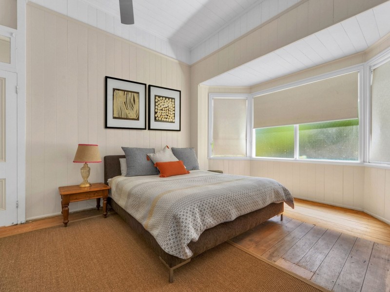 31 Amanda Street, Brookfield QLD 4069