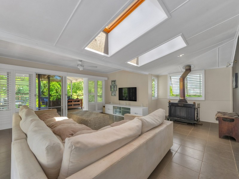 31 Amanda Street, Brookfield QLD 4069