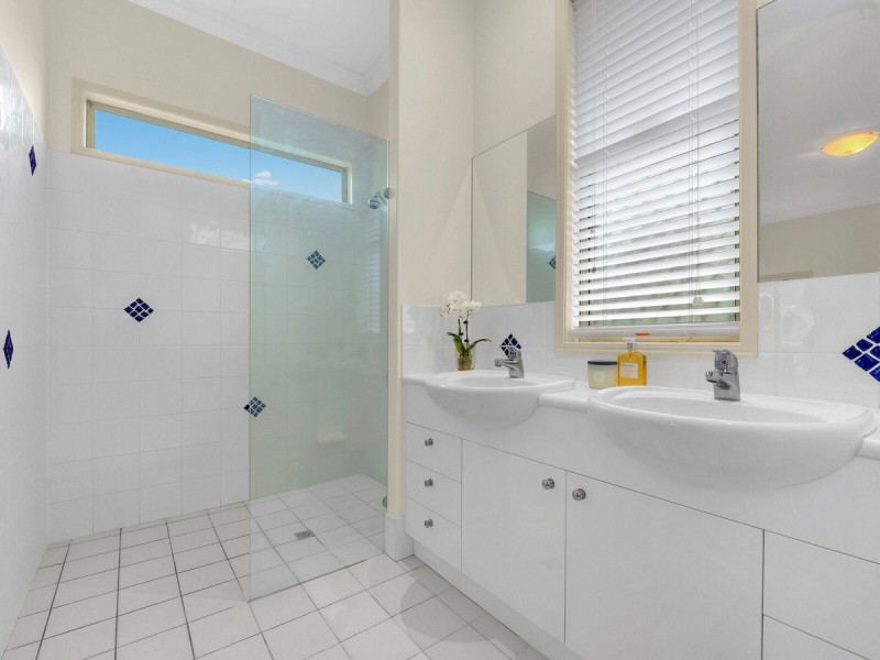 56 Triandra Place, Pullenvale QLD 4069