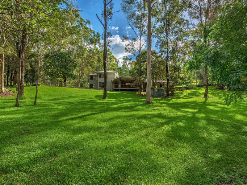 116 Boscombe Road, Brookfield QLD 4069