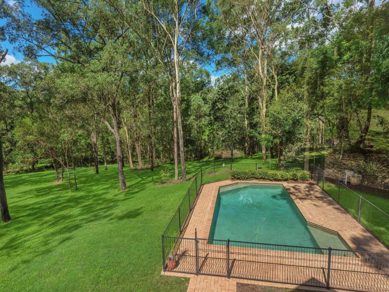 116 Boscombe Road, Brookfield QLD 4069